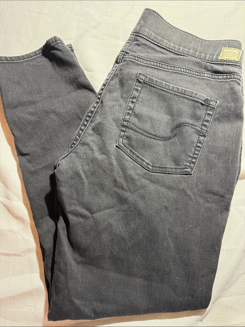 Signature by Levi Strauss Women’s Pull On Black Skinny Jeans